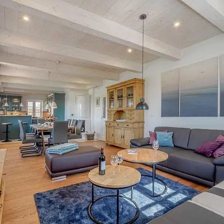 Holiday home In With Swimming Pool
