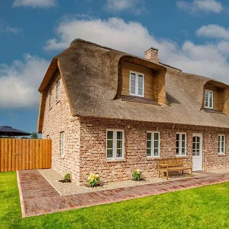 In With Swimming Pool Holiday home